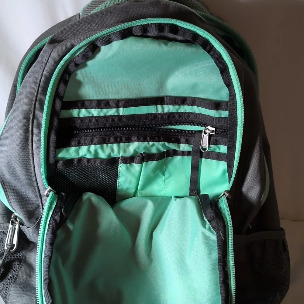 The North Face Jester Backpack Seafoam & Gray Travel Book Bag